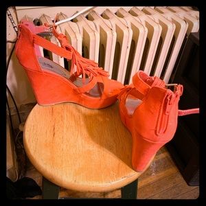 Coral suede wedge